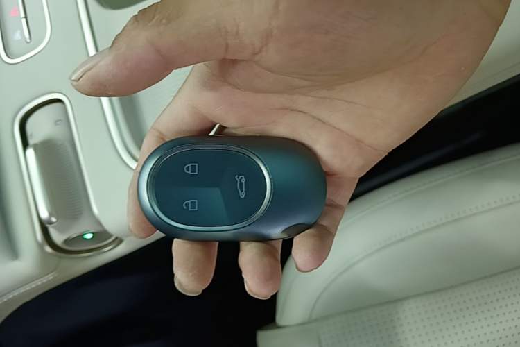 Used Nio ES6 2024 75 kWh Vehicle Key