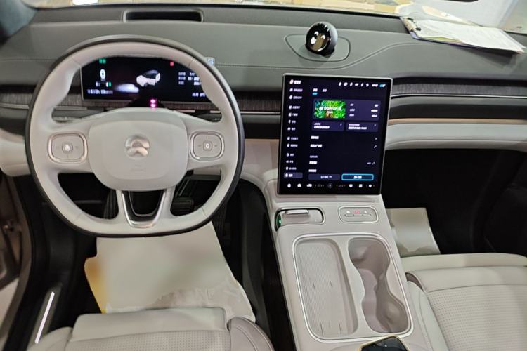 Used Nio ES6 2024 75 kWh Center Console