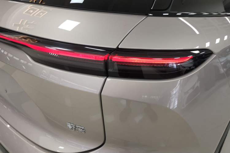 Used Nio ES6 2024 75 kWh Exterior 1