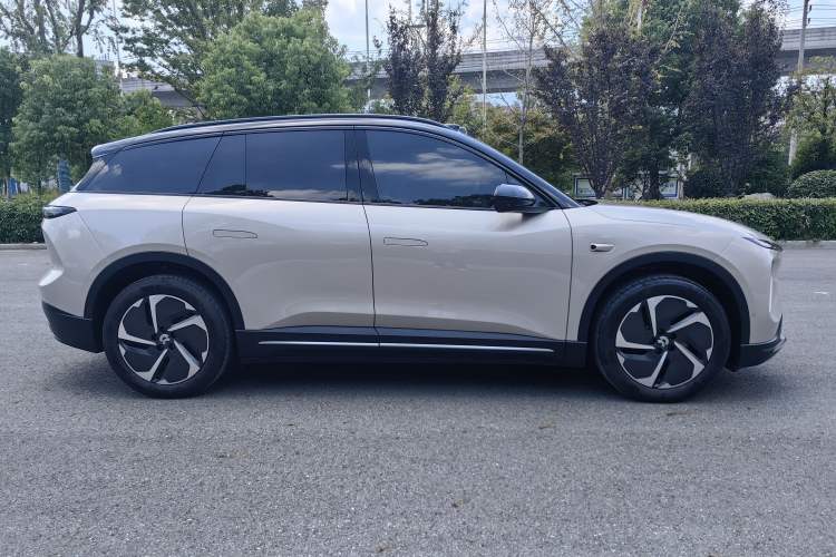 Used Nio ES6 2024 75 kWh Exterior 6