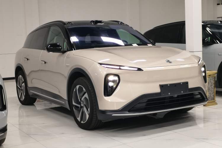 Used Nio ES6 2024 75 kWh Front Right 45 Deg