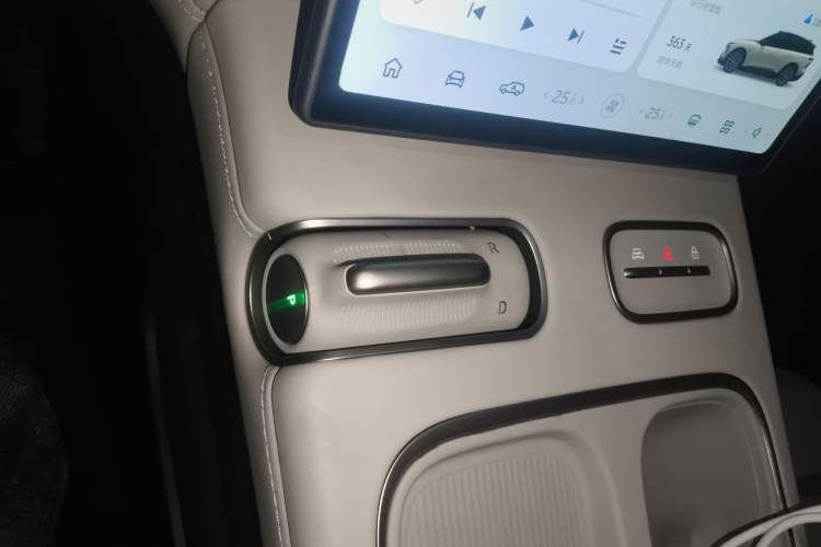 Used Nio ES6 2024 75 kWh Gear Lever