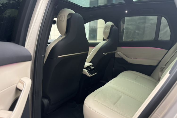 Used Nio ES6 2024 75 kWh Interior 3