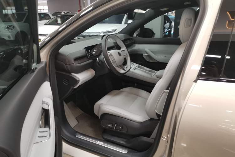 Used Nio ES6 2024 75 kWh Interior 3