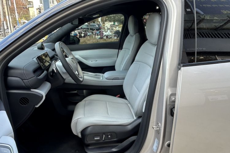 Used Nio ES6 2024 75 kWh Interior 3