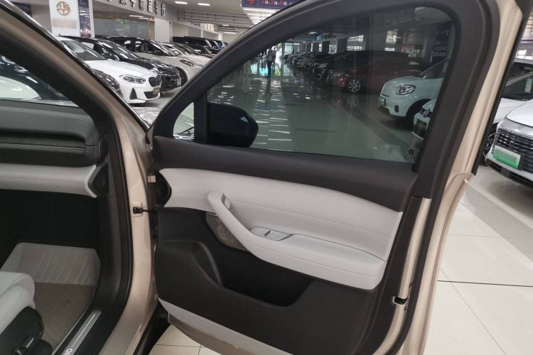 Used Nio ES6 2024 75 kWh Interior 5