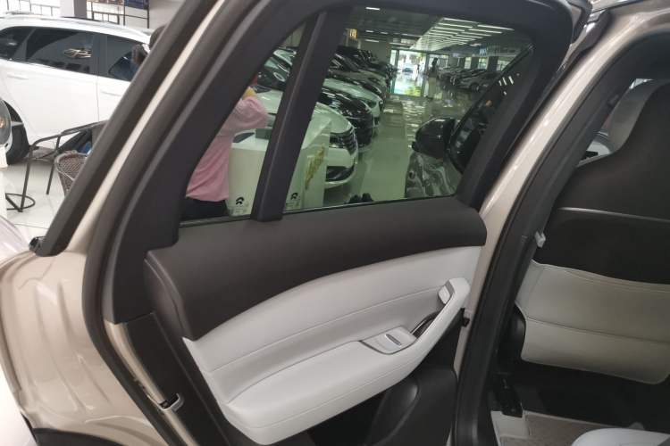 Used Nio ES6 2024 75 kWh Interior 8