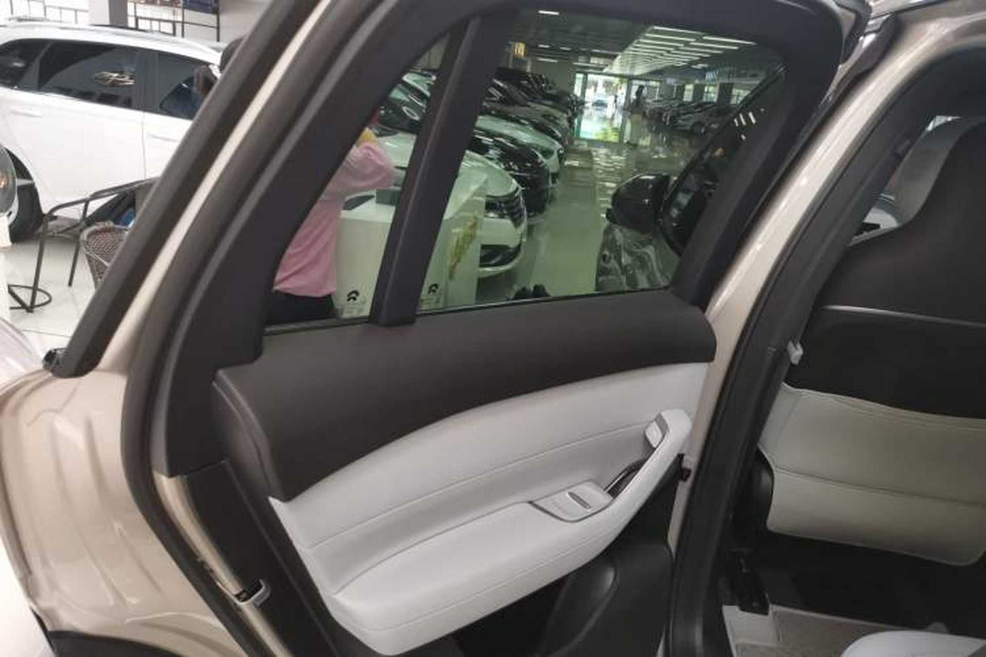 Used Nio ES6 2024 75 kWh Interior 8