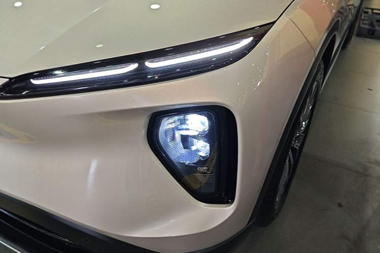 Used Nio ES6 2024 75 kWh Left Front Headlight