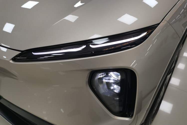 Used Nio ES6 2024 75 kWh Left Front Headlight