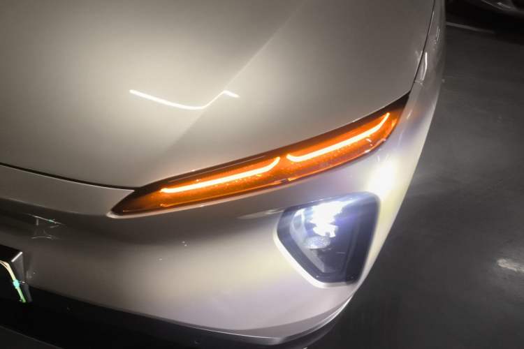 Used Nio ES6 2024 75 kWh Left Front Headlight
