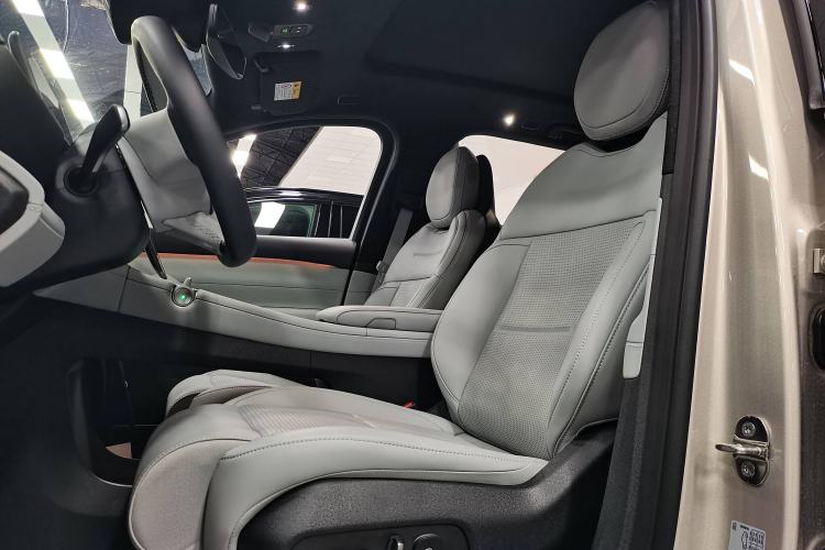 Used Nio ES6 2024 75 kWh Left Front Seat