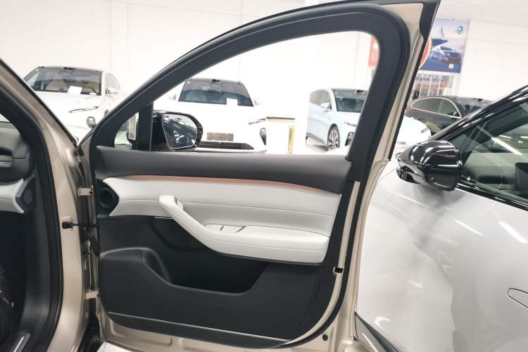 Used Nio ES6 2024 75 kWh Right Front Door Interior