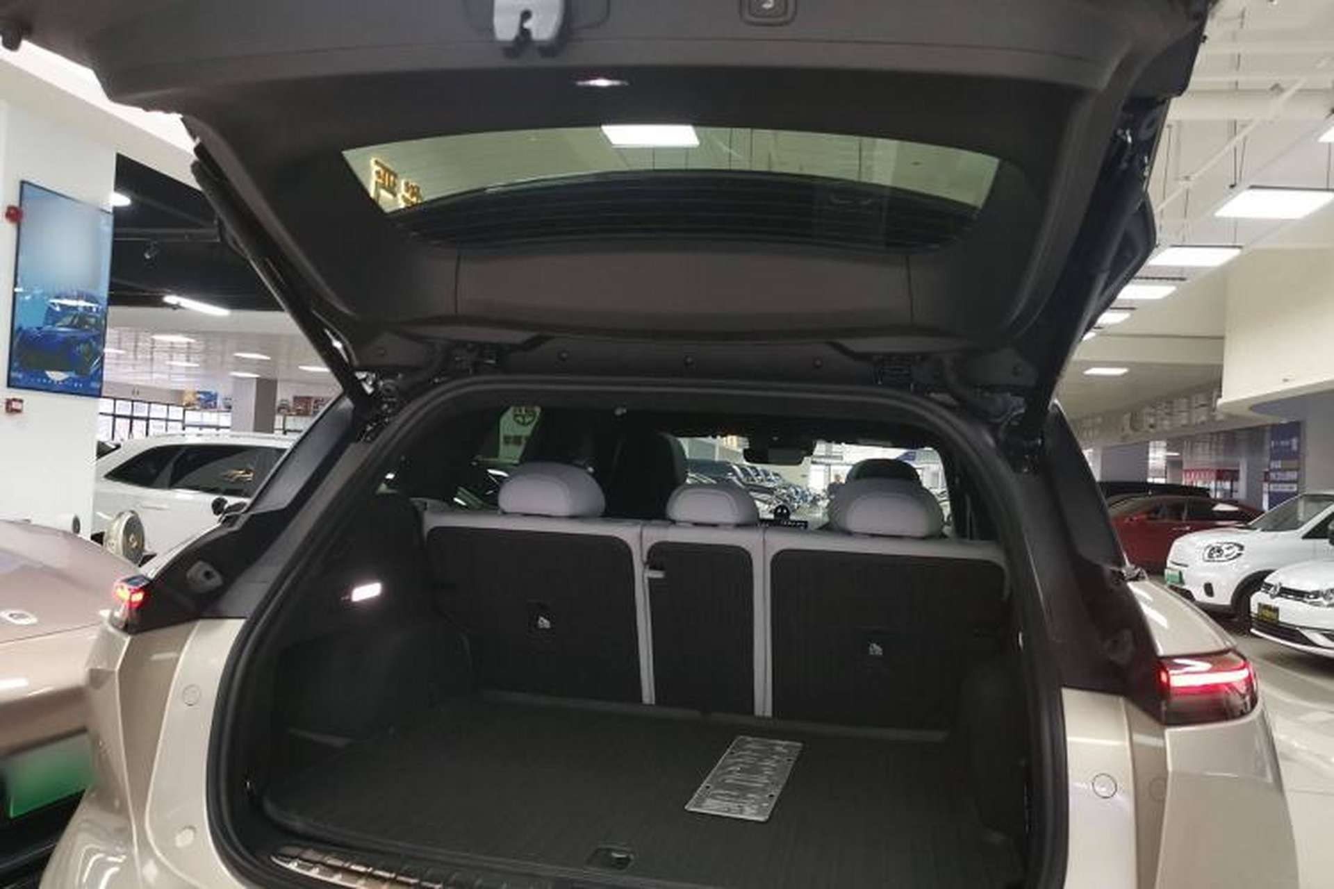 Used Nio ES6 2024 75 kWh Trunk