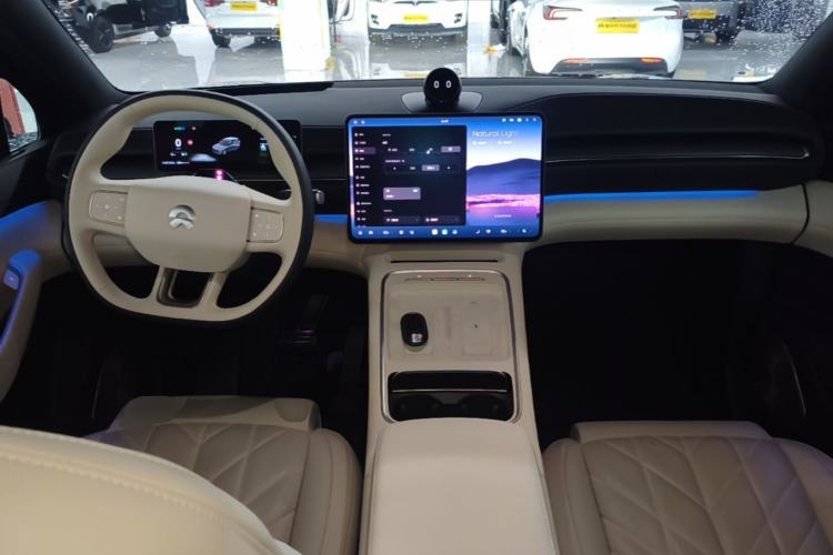 Used Nio ES6 2025 75 kWh Center Console