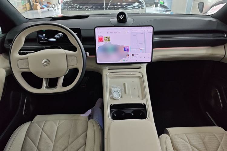Used Nio ES6 2025 75 kWh Center Console