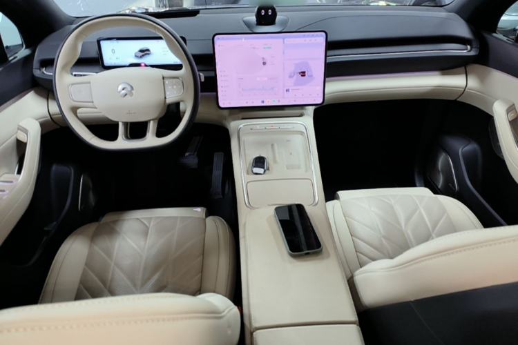 Used Nio ES6 2025 75 kWh Center Console