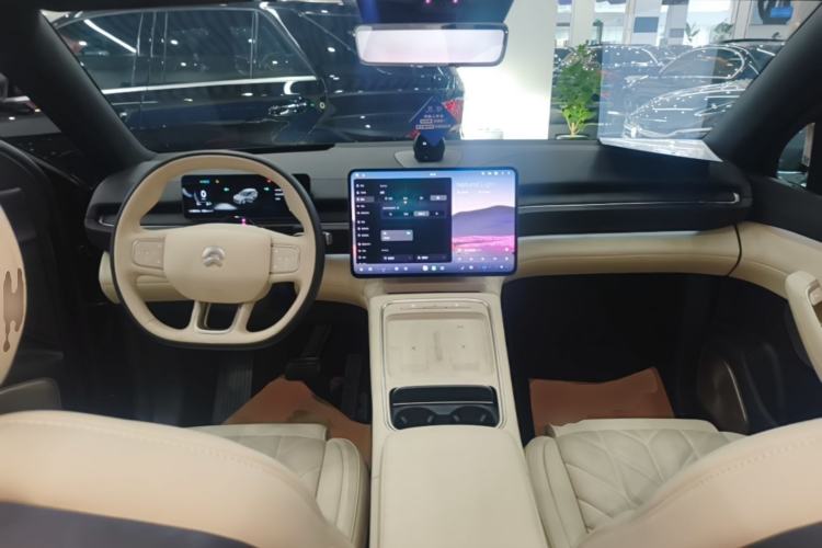 Used Nio ES6 2025 75 kWh Center Console