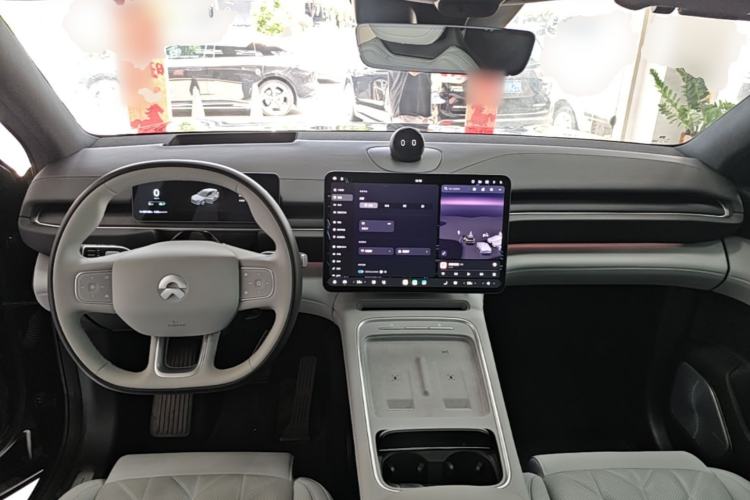 Used Nio ES6 2025 75 kWh Center Console