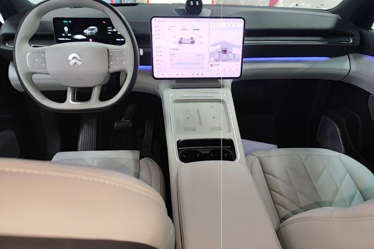 Used Nio ES6 2025 75 kWh Center Console