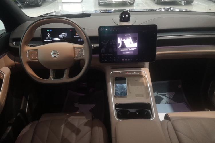 Used Nio ES6 2025 75 kWh Center Console