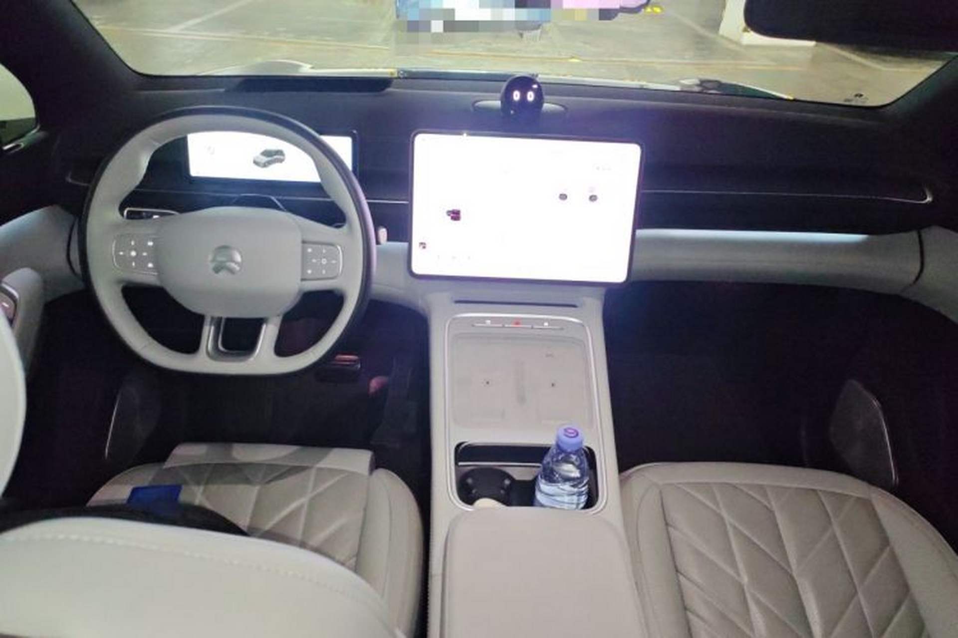 Used Nio ES6 2025 75 kWh Center Console