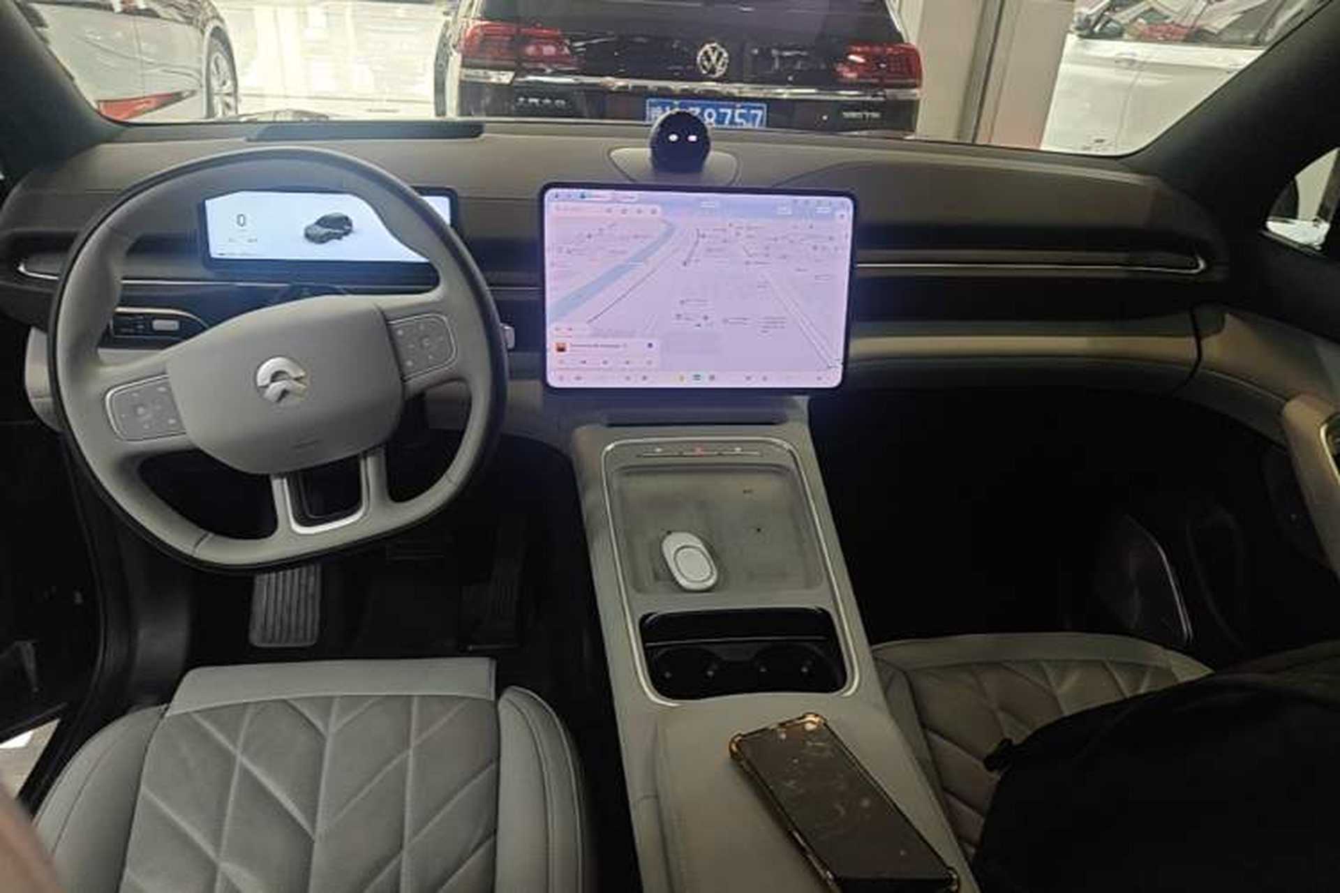 Used Nio ES6 2025 75 kWh Center Console