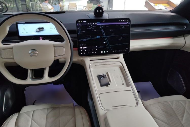 Used Nio ES6 2025 75 kWh Center Console