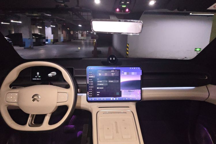 Used Nio ES6 2025 75 kWh Center Console