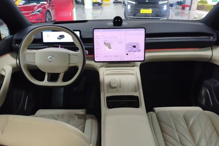 Used Nio ES6 2025 75 kWh Center Console