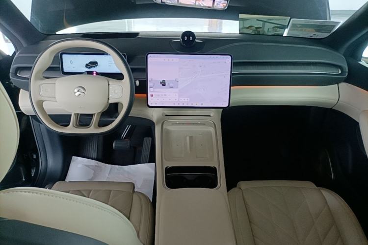 Used Nio ES6 2025 75 kWh Center Console