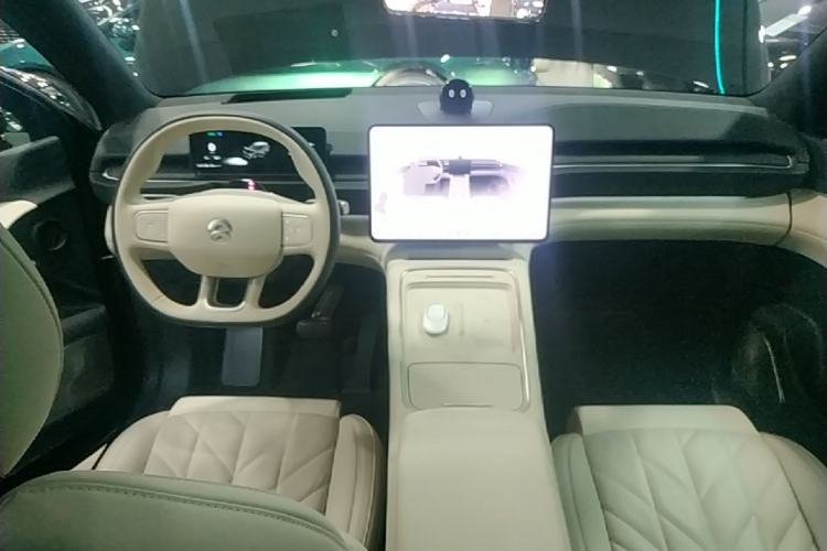 Used Nio ES6 2025 75 kWh Center Console