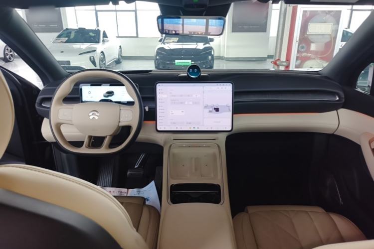 Used Nio ES6 2025 75 kWh Center Console