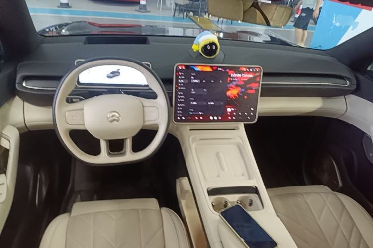 Used Nio ES6 2025 75 kWh Center Console
