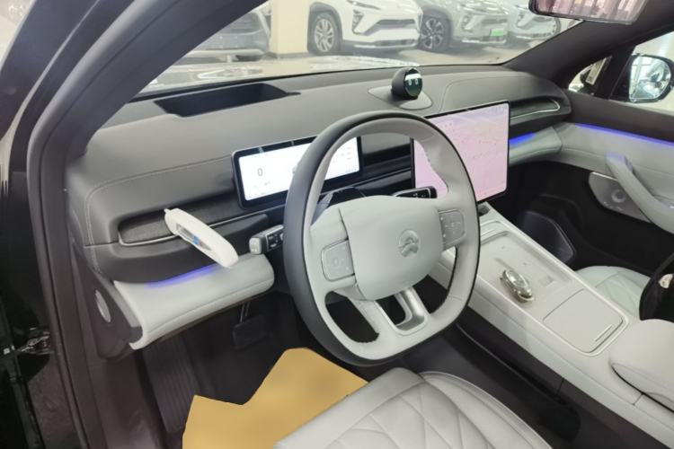 Used Nio ES6 2025 75 kWh Center Console