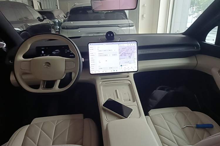 Used Nio ES6 2025 75 kWh Center Console