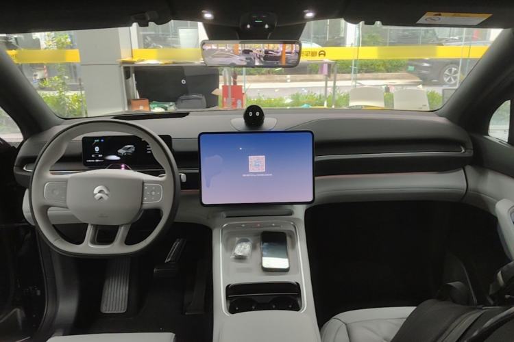 Used Nio ES6 2025 75 kWh Center Console
