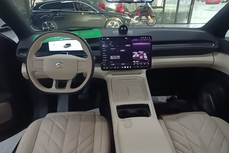 Used Nio ES6 2025 75 kWh Center Console