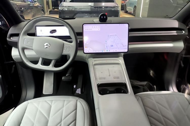 Used Nio ES6 2025 75 kWh Center Console