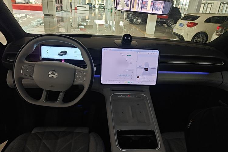 Used Nio ES6 2025 75 kWh Center Console