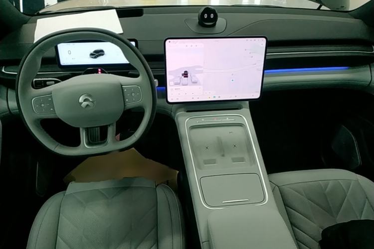 Used Nio ES6 2025 75 kWh Center Console