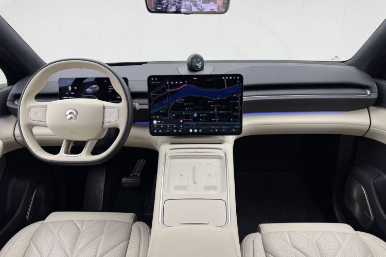 Used Nio ES6 2025 75 kWh Center Console