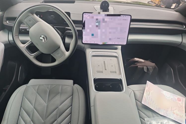 Used Nio ES6 2025 75 kWh Center Console