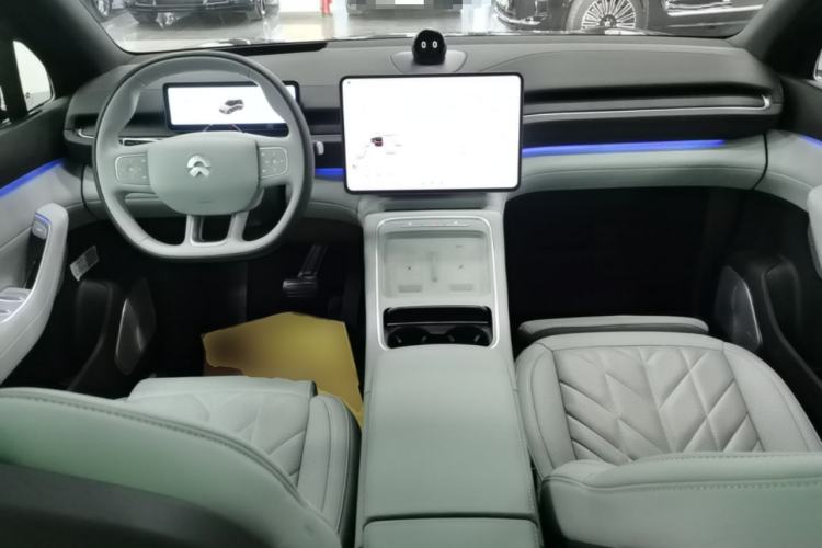 Used Nio ES6 2025 75 kWh Center Console