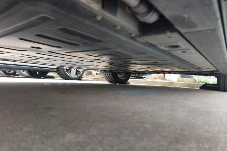 Used Nio ES6 2025 75 kWh Chassis Front Left