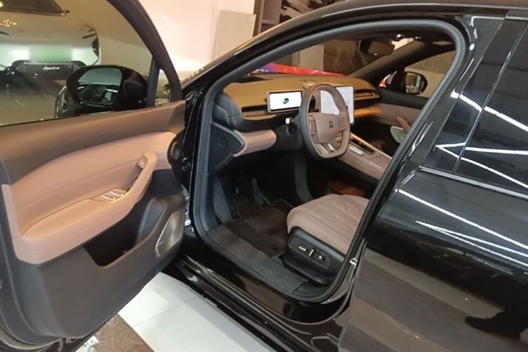 Used Nio ES6 2025 75 kWh Driver Seat