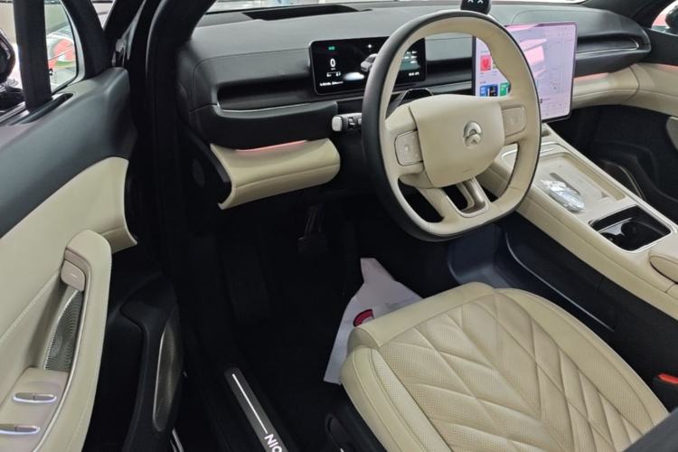 Used Nio ES6 2025 75 kWh Driver Seat