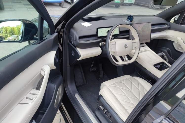 Used Nio ES6 2025 75 kWh Driver Seat