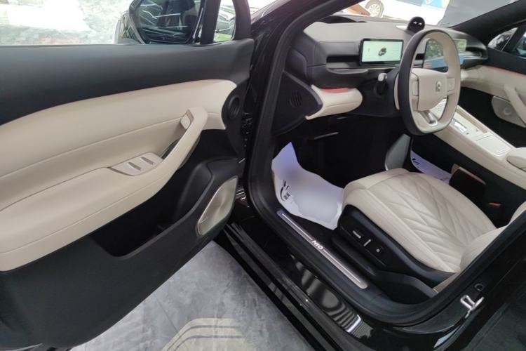 Used Nio ES6 2025 75 kWh Driver Seat