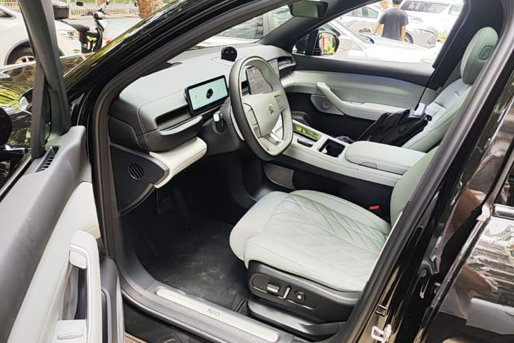 Used Nio ES6 2025 75 kWh Driver Seat